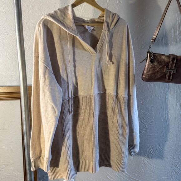 Time and Tru XL Oversized Hooded V-Neck Sweater with Ribbed Knit Bottom - Picture 1 of 7
